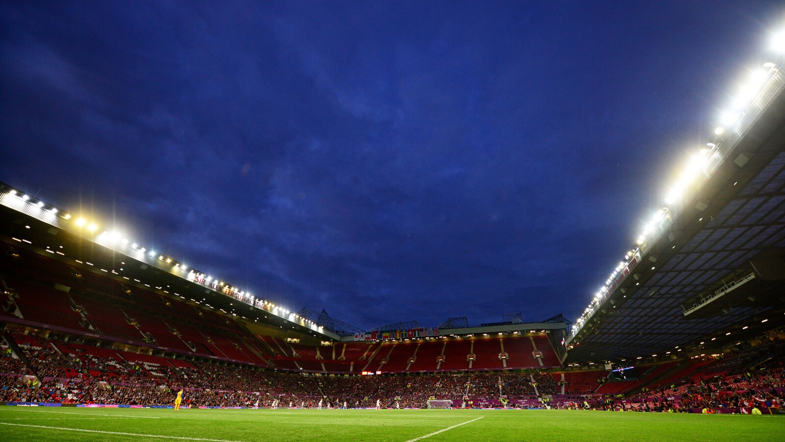 Sunderland to promote Manchester United defensive target