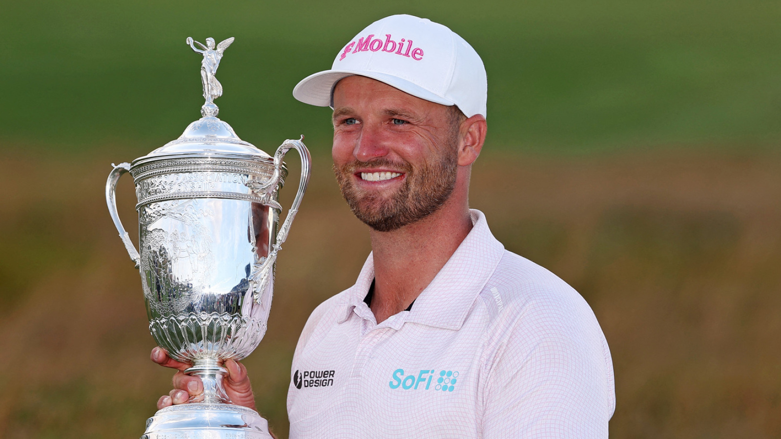 https://www.yardbarker.com/media/a/0/a076b7f1c2336ef2f2589a95fd6371088852b015/thumb_16x9/clarks-bizarre-open-championship-training-aid.jpg?v=1