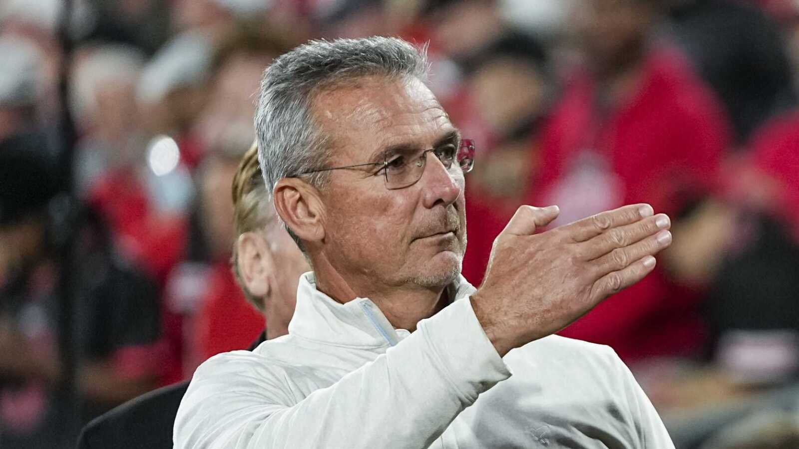 https://www.yardbarker.com/media/a/0/a0ae003dc6406aac00ff5729e59a611a63e1f220/thumb_16x9/urban-meyer-takes-shot-bill-belichick-north.jpg?v=1