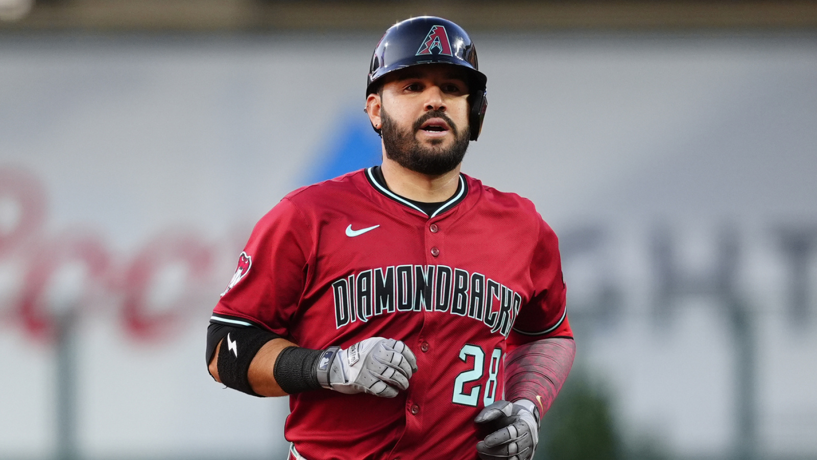 https://www.yardbarker.com/media/a/0/a0dc4656522ca643ba89db056f21d43e8e86525b/thumb_16x9/top-five-bats-brewers-target-mlb-trade-deadline.jpg?v=1