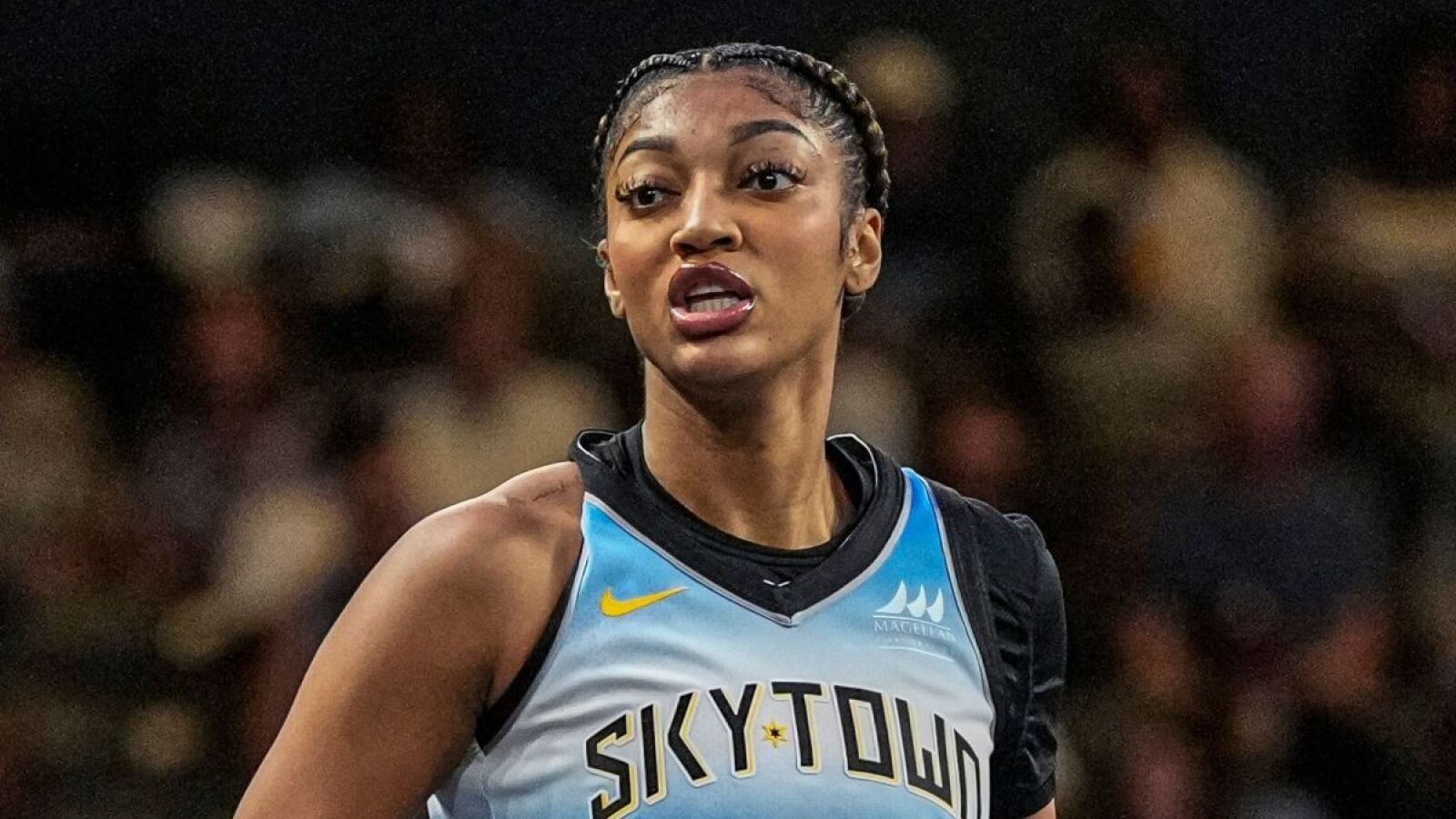https://www.yardbarker.com/media/a/0/a0e2b52b0010e708d0660cf7f10eeb71ccfed5db/thumb_16x9/chicago-sky-forward-angel-reese-5.jpg?v=1