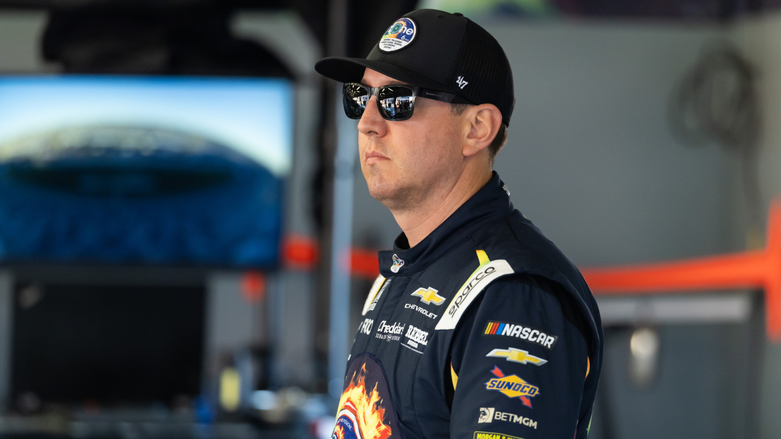 https://www.yardbarker.com/media/a/0/a0ffe09317860cc9238cc10794ebef7748f129b7/thumb_16x9/kyle-busch-speaks-out-on-cleetus-mcfarlands.jpg?v=1