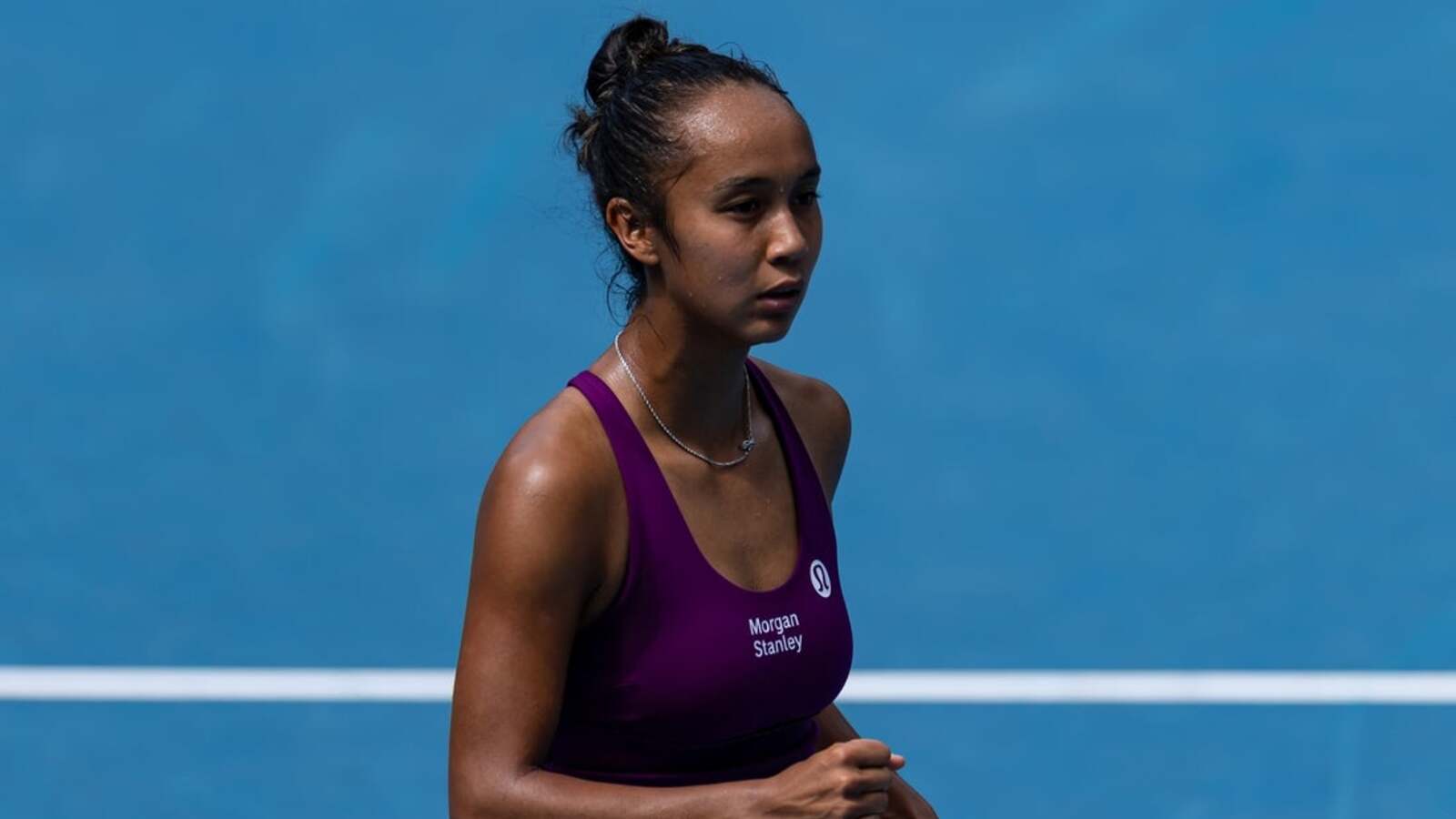 Leylah Fernandez comes from set down to win in Dubai