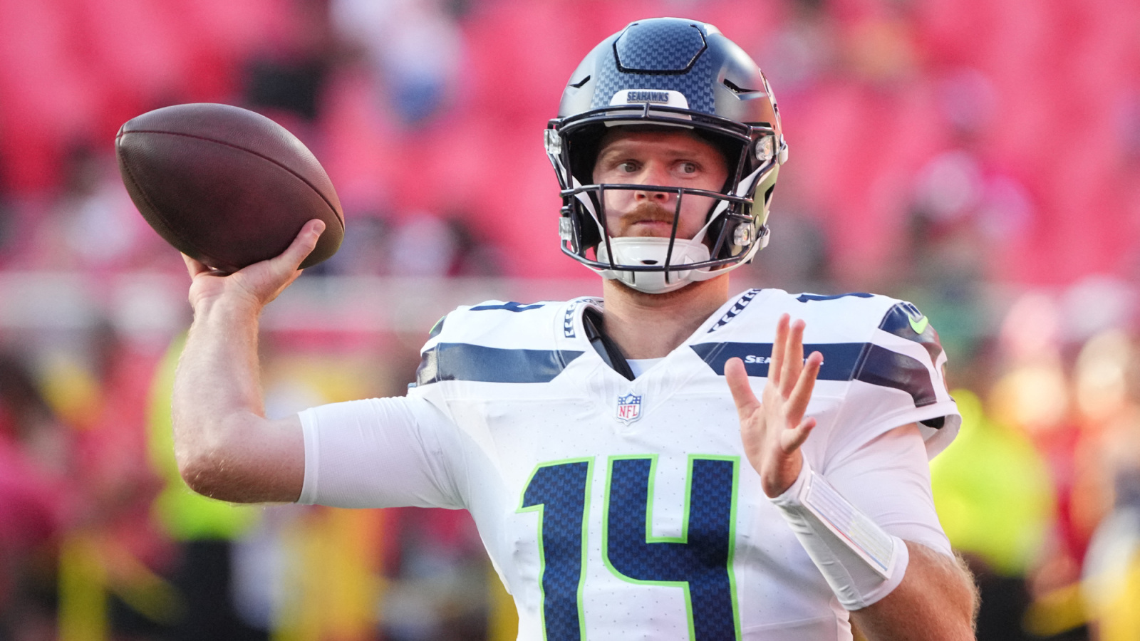 https://www.yardbarker.com/media/a/2/a26609a194b17d2e199b88b6c45acb086b4fb932/thumb_16x9/seahawks-leaving-door-open-darnold-lock-move-vs.jpg?v=1