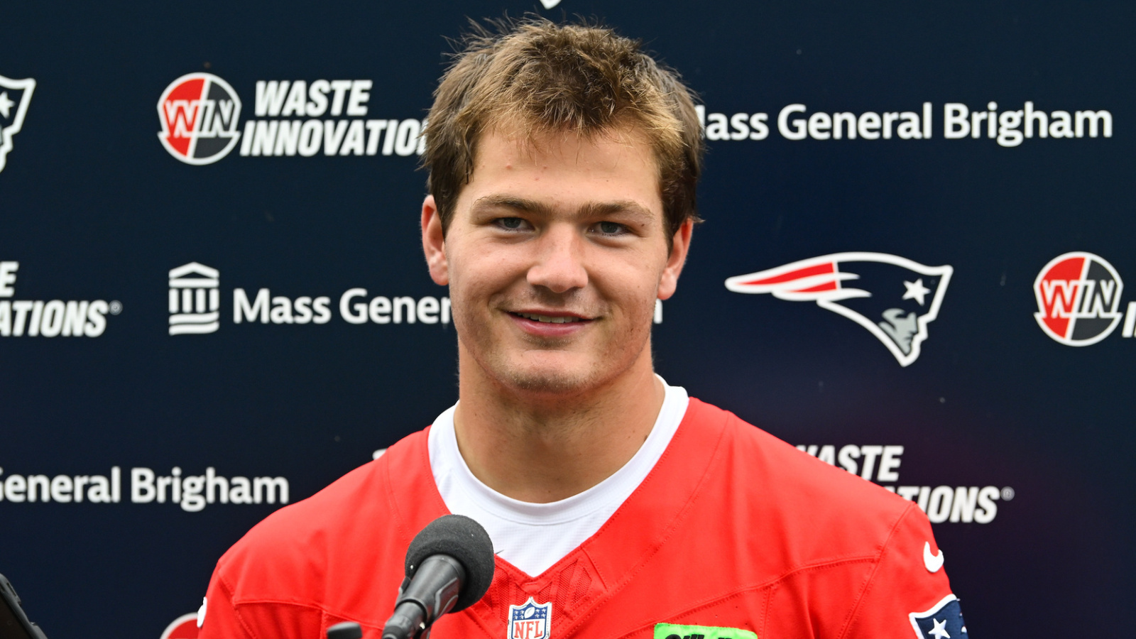 Pats #39 Vrabel expands on leadership comments about Maye Yardbarker Pats #39 Vrabel expands on leadership comments about Maye Yardbarker