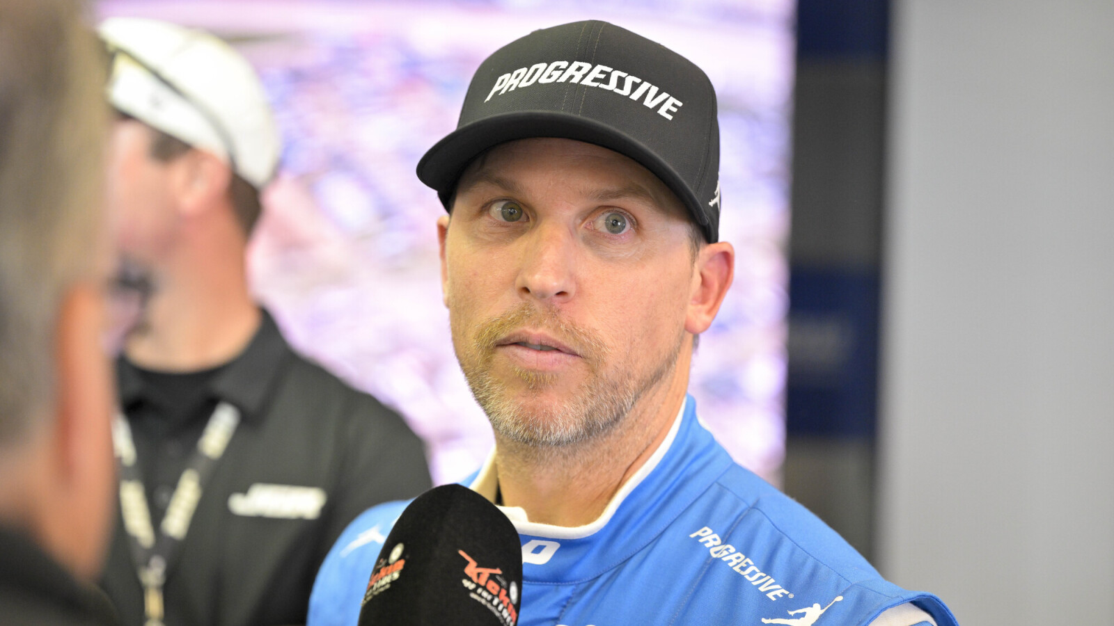 https://www.yardbarker.com/media/a/2/a2bdb208582609a0944902c08856bc08d673e531/thumb_16x9/hamlin-says-nascar-would-arms-race-teams.jpg?v=1