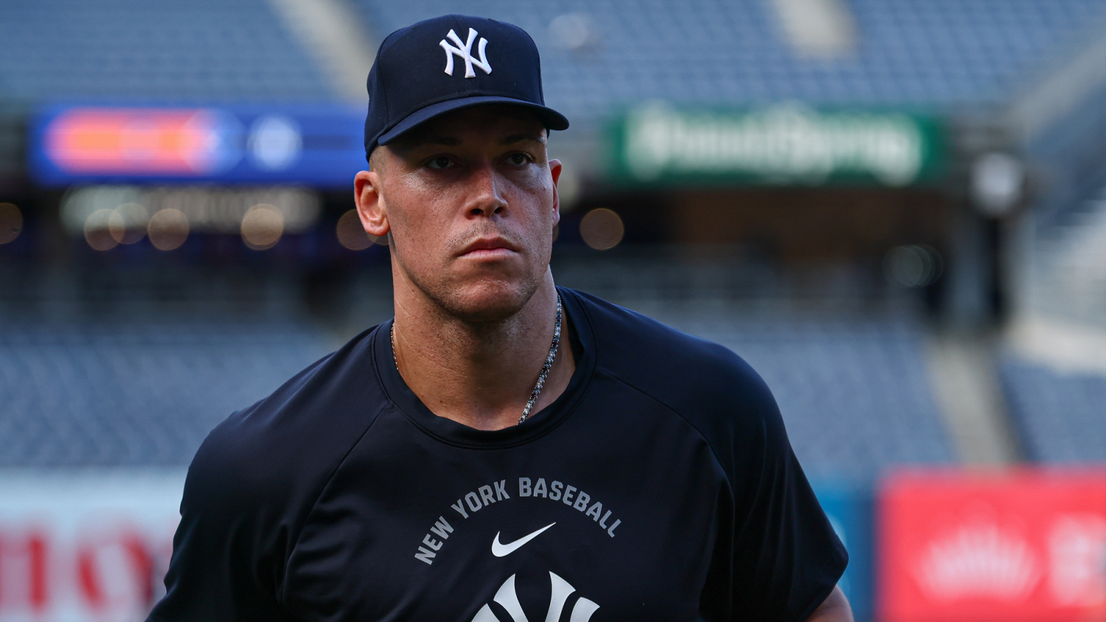 https://www.yardbarker.com/media/a/2/a2c2e1df16c1e622811567694abf05562be892f9/thumb_16x9/new-potential-timeline-aaron-judge-return-yankees.jpg?v=1