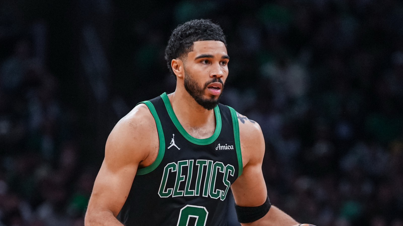 https://www.yardbarker.com/media/a/2/a2ceb9d09f1fb09c395d87e48e5953272aeed8ec/thumb_16x9/jayson-tatum-must-show-celtics-right-choice.jpg?v=1