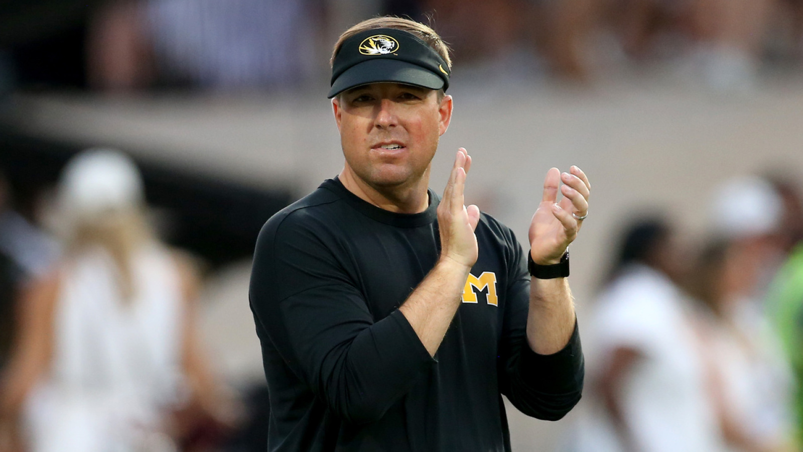 https://www.yardbarker.com/media/a/2/a2ee5b468066d174582b62de100d8481c18295e3/thumb_16x9/eli-drinkwitz-missouri-silence-doubters-blowout.jpg?v=1