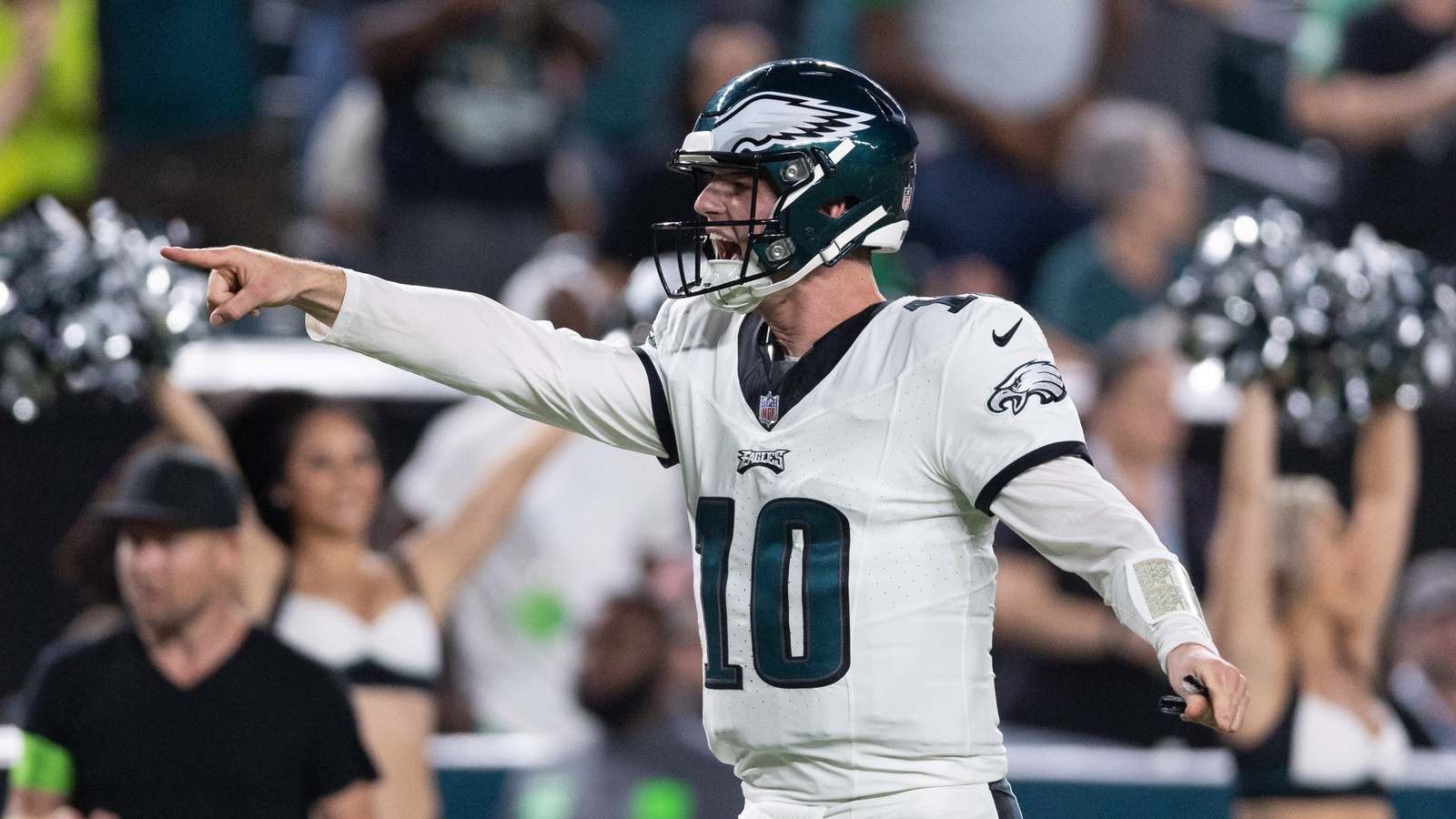 Eagles QB McKee Reveals Learning 'Secret'