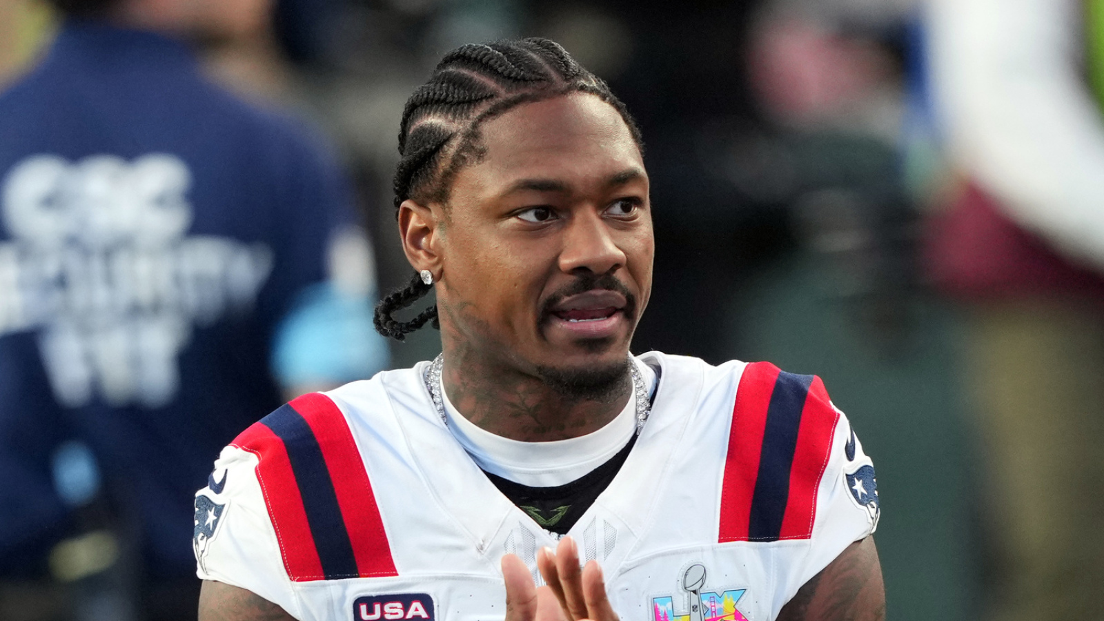 https://www.yardbarker.com/media/a/3/a366cdb170d8137765ccd69dccf03ab5db9094c5/thumb_16x9/analyst-links-stefon-diggs-three-teams.jpg?v=1