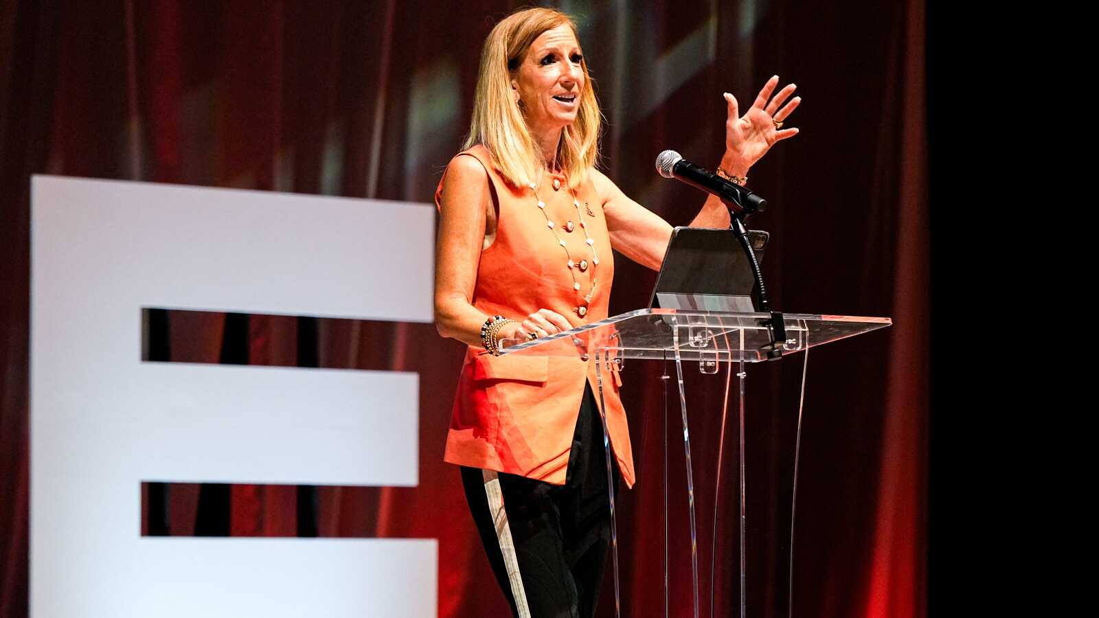https://www.yardbarker.com/media/a/3/a37082bdda248b72a8e32be6644200138293548e/thumb_16x9/notable-update-emerges-on-wnba-commissioners.jpg