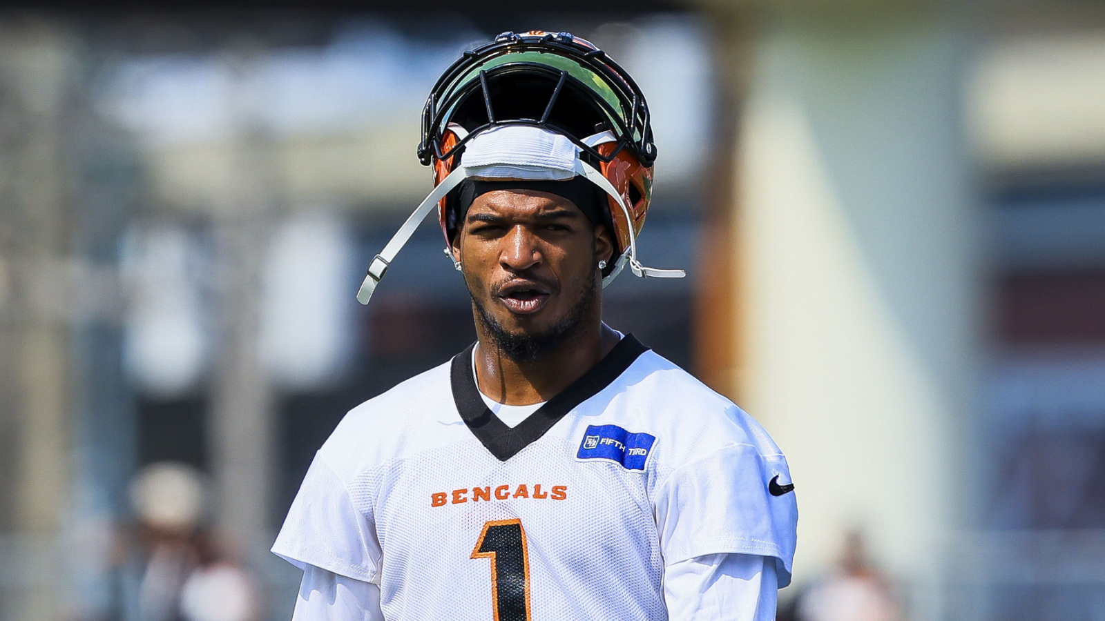 https://www.yardbarker.com/media/a/3/a382d3fce99854cff734f87337c5736224ebc581/thumb_16x9/bengals-receive-positive-jamarr-chase-injury-news.jpg?v=1