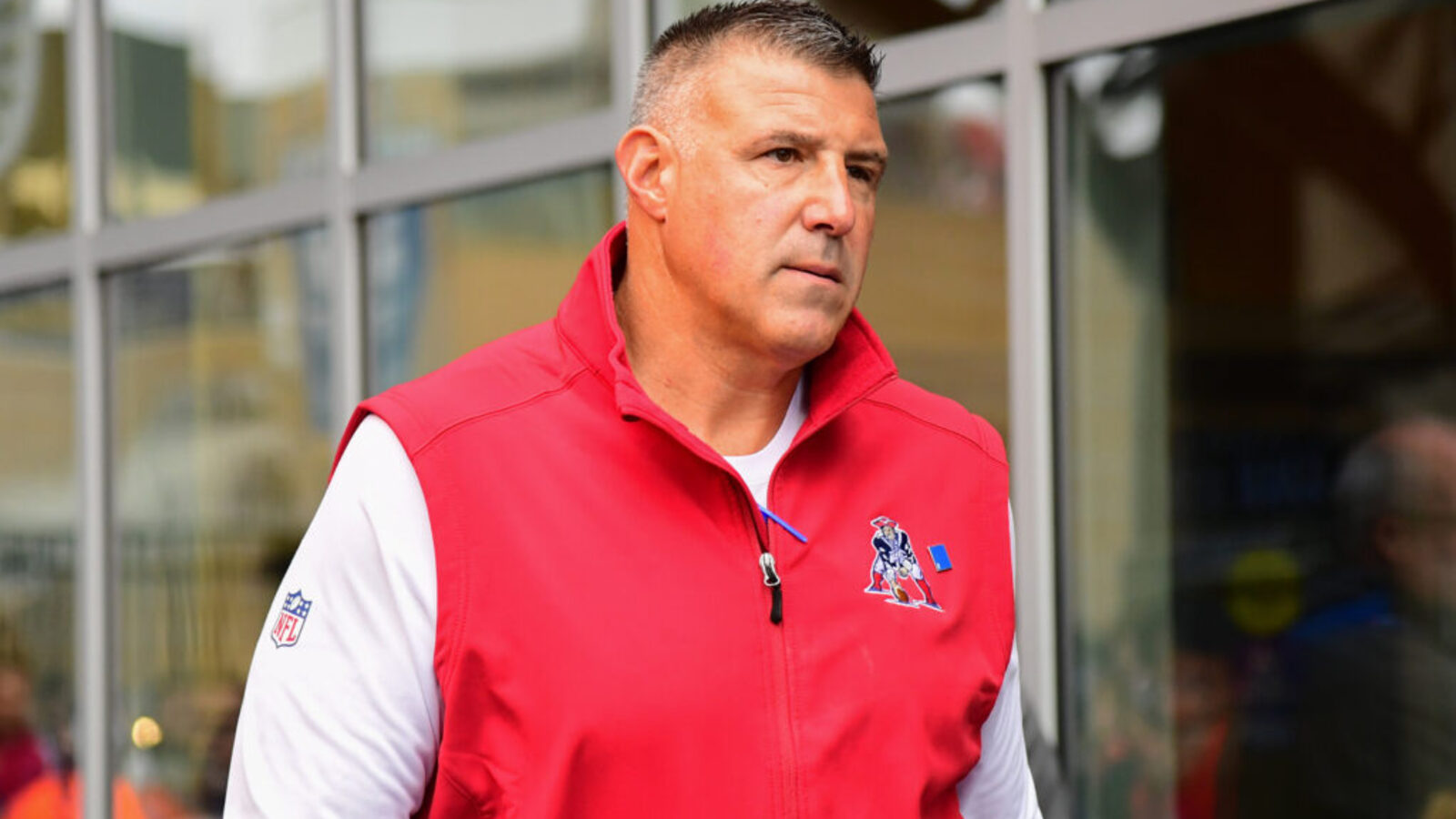 Patriots' Will Campbell Suffers Knee Injury in Victory Over Raiders