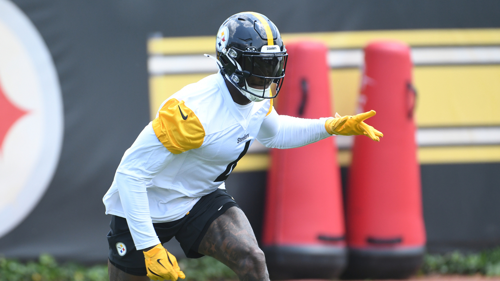 https://www.yardbarker.com/media/a/3/a3cc148ad2f39f6ece9ec10b1305dab8286f3fa4/thumb_16x9/seahawks-gm-discusses-trading-dk-metcalf-steelers.jpg?v=1
