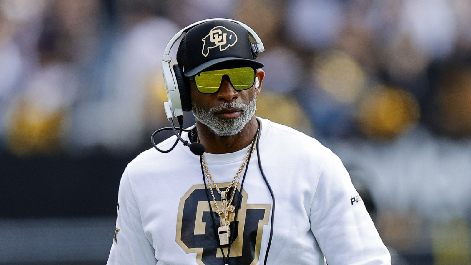 https://www.yardbarker.com/media/a/3/a3eb19e610143e9dbcdce3b3fbb6505032196759/thumb_16x9/deion-sanders-away-colorado-amid-mystery-health.jpg?v=2