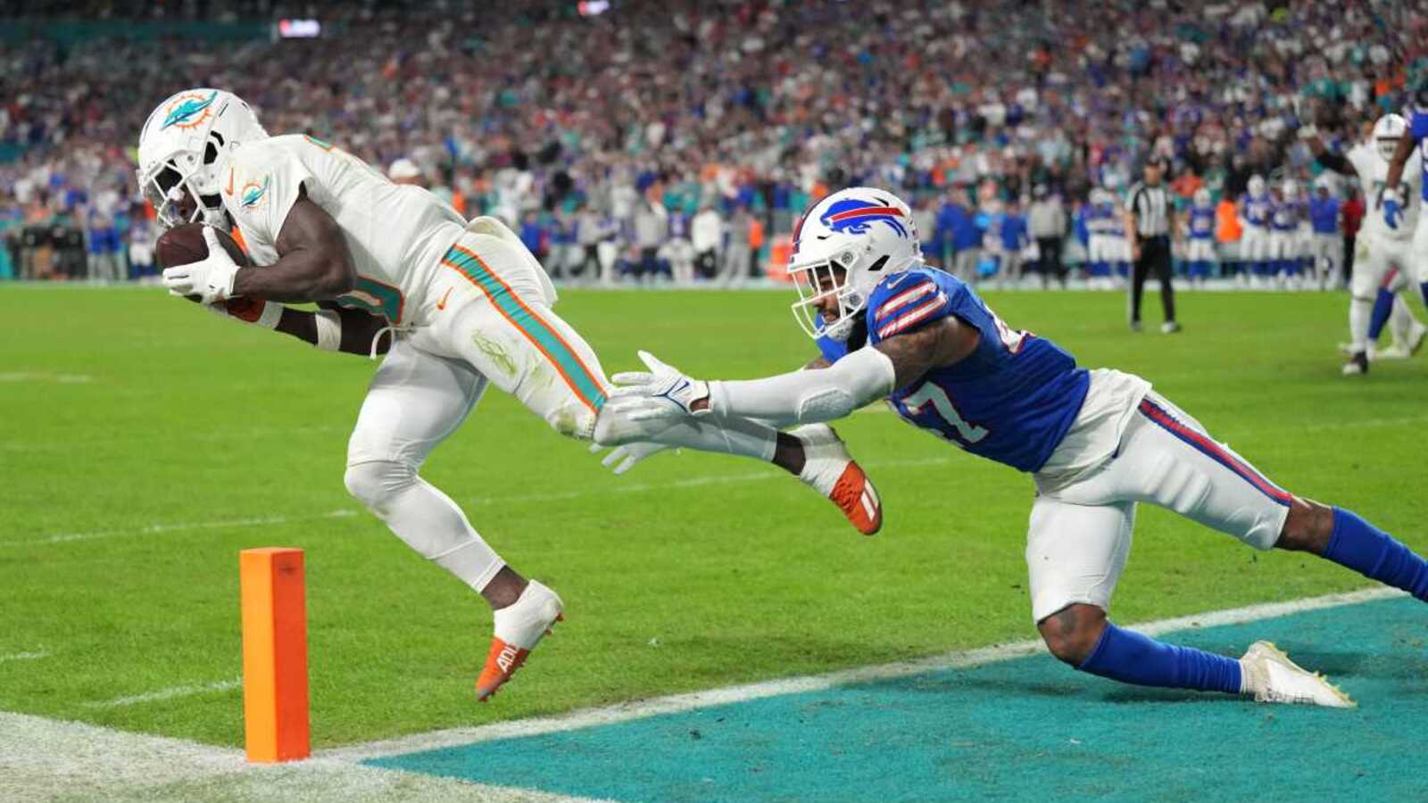 NFL oddsmaker sees a similar result in the AFC East next year between ...