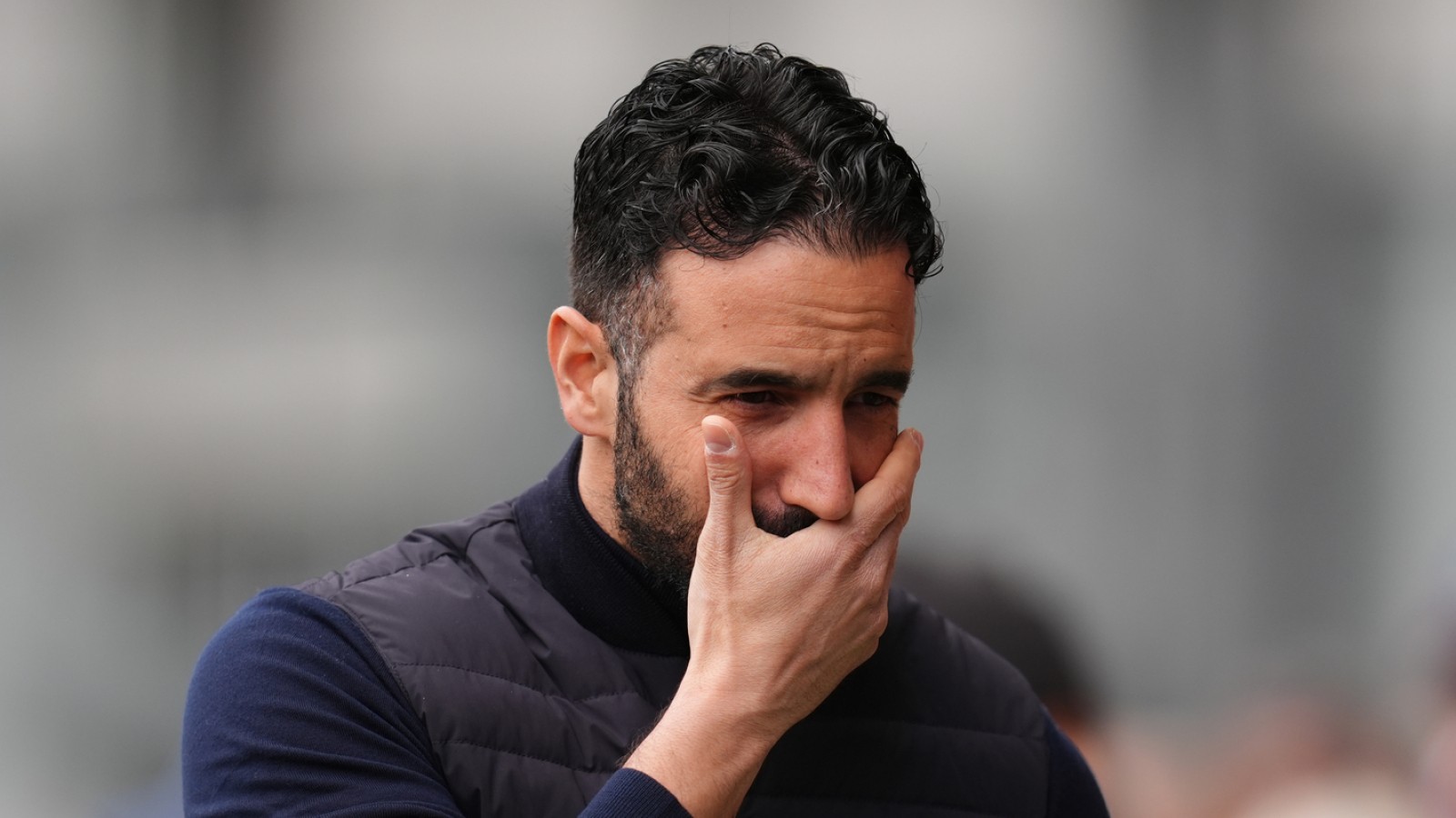 https://www.yardbarker.com/media/a/4/a444e1f390d7a7c34c05a650927069bde5cfc8a9/thumb_16x9/manchester-united-manager-ruben-amorim-rolling.jpg?v=1
