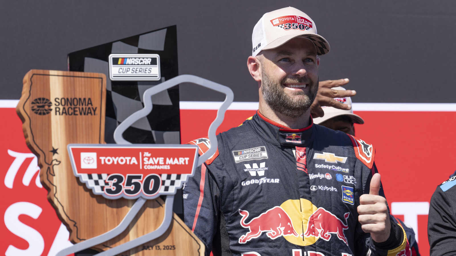 https://www.yardbarker.com/media/a/4/a49090856b0f6ad82564792fef5cea06e4ea1b8c/thumb_16x9/shane-van-gisbergen-tied-these-nascar-records.jpg?v=2