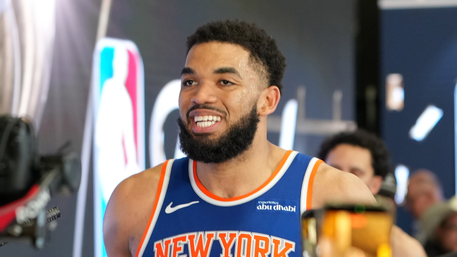 https://www.yardbarker.com/media/a/4/a4a24227d6075049b66a2ecdc33b7b4f98ef09a5/thumb_16x9/nba-title-secure-one-stars-future-knicks.jpg?v=1