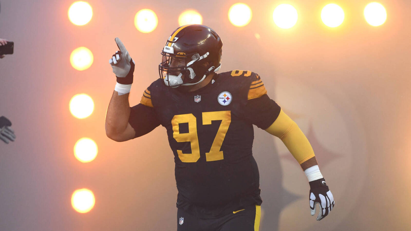 Exclusive: Cam Heyward Reveals Why He Might Sit Out Steelers Games. - sqpza21