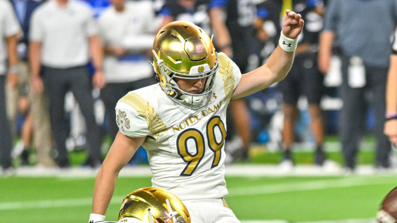 Saints rookie kicker stopped by security after hitting gamewinner