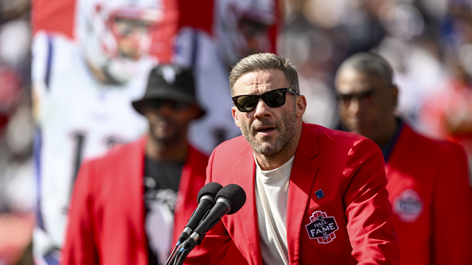 Julian Edelman Apologizes to Joe Thomas Over Emotional Loss to Patriots