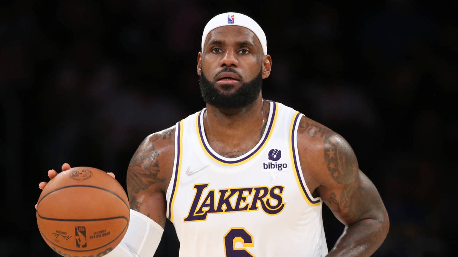 Lakers' LeBron James to miss second straight game with sore ankle 1 lakers lebron james miss second straight game