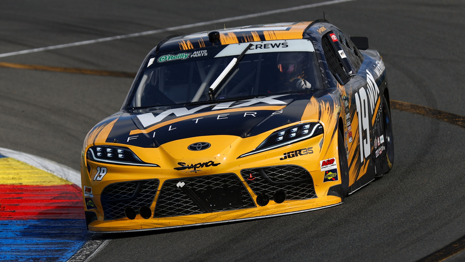 NASCAR pit crew narrowly escapes horrific incident after pit road crash at Gateway