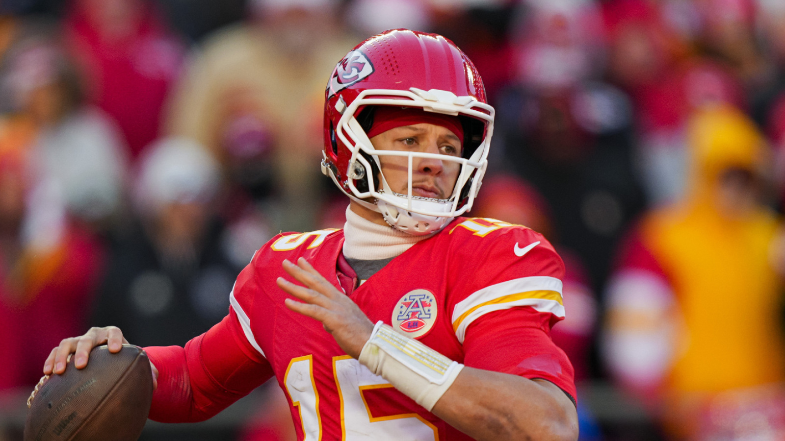 https://www.yardbarker.com/media/a/4/a4ca699201cfbb3ba133b81a07e9b84919206ce8/thumb_16x9/chiefs-face-one-crucial-patrick-mahomes-question.jpg?v=1