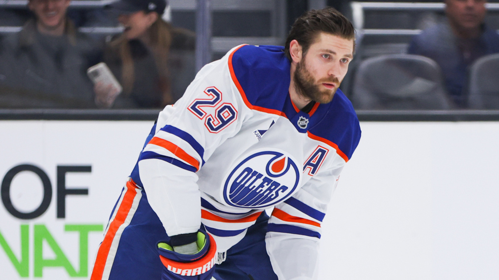https://www.yardbarker.com/media/a/4/a4e80e5d8542ac7dccd2151172cab737b5ca5159/thumb_16x9/oilers-leon-draisaitl-makes-nhl-history-1000th.jpg?v=1