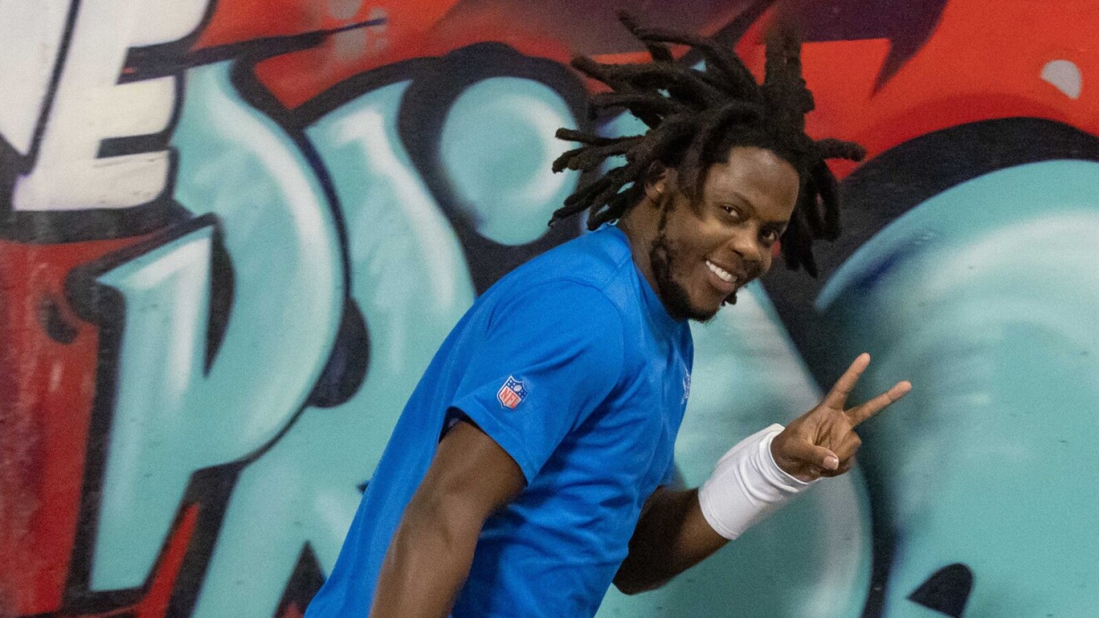 https://www.yardbarker.com/media/a/5/a50b2f589009cf8045d22d7753cf282945e54759/thumb_16x9/rookie-passing-yard-leaders-nfl-franchise-quiz.jpg?v=1