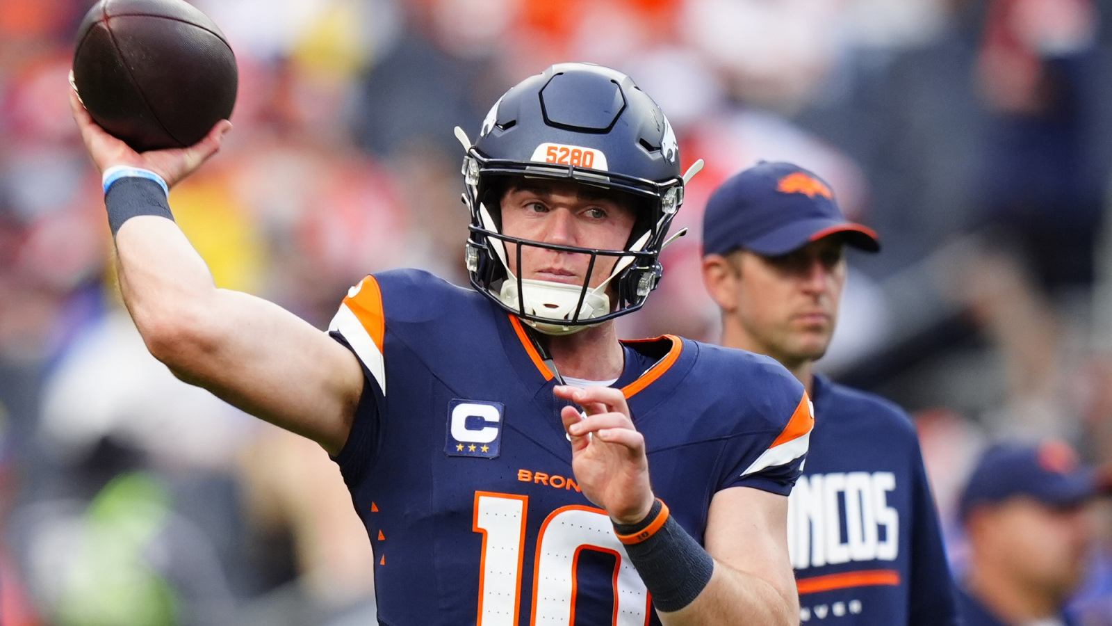 https://www.yardbarker.com/media/a/5/a526eea86e8485ceff93cab181732abbb64e0071/thumb_16x9/bo-nix-enters-rare-company-comeback-win-over-rams.jpg?v=1