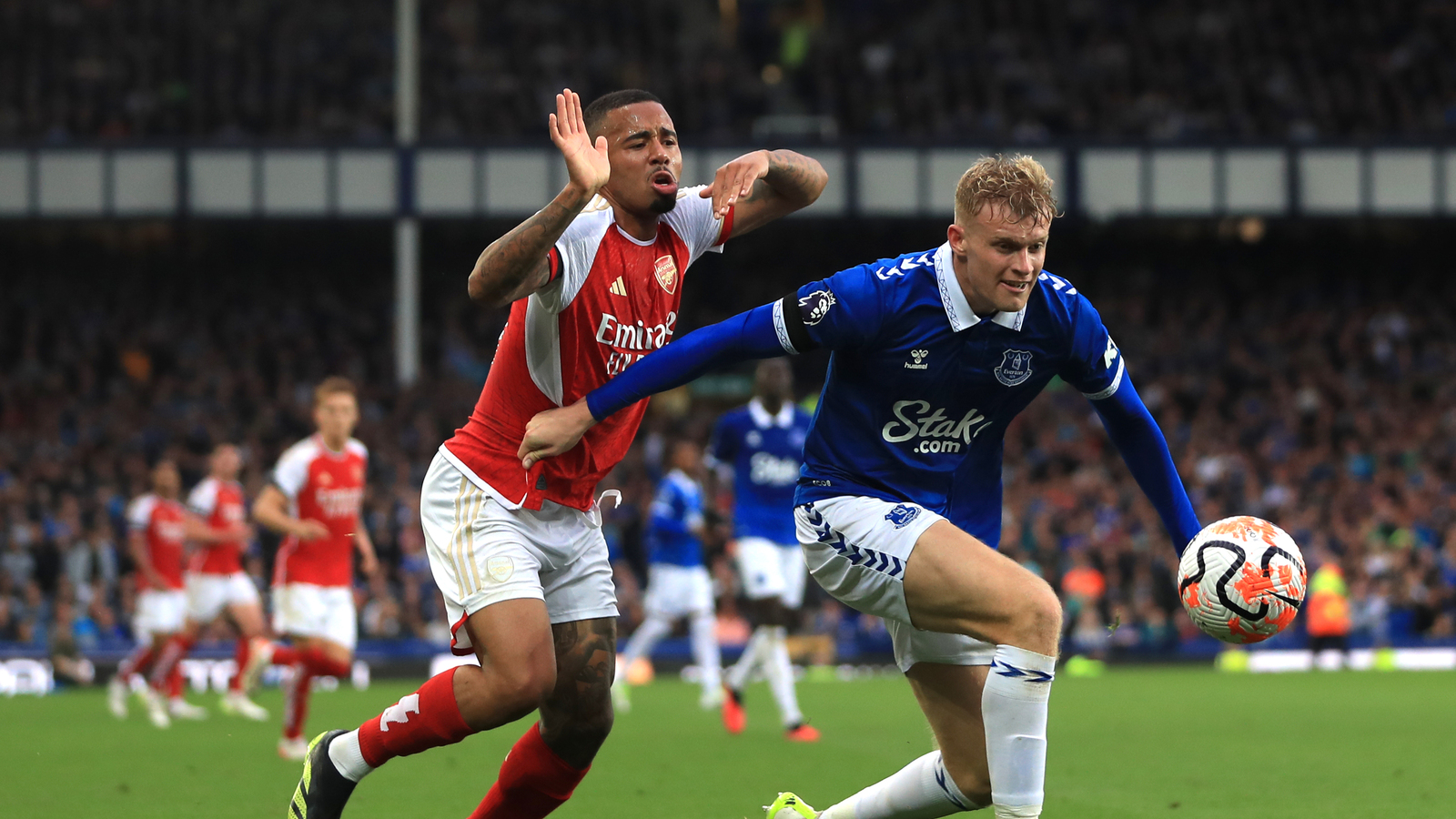Everton preparing to open contract extension talks with in form defender