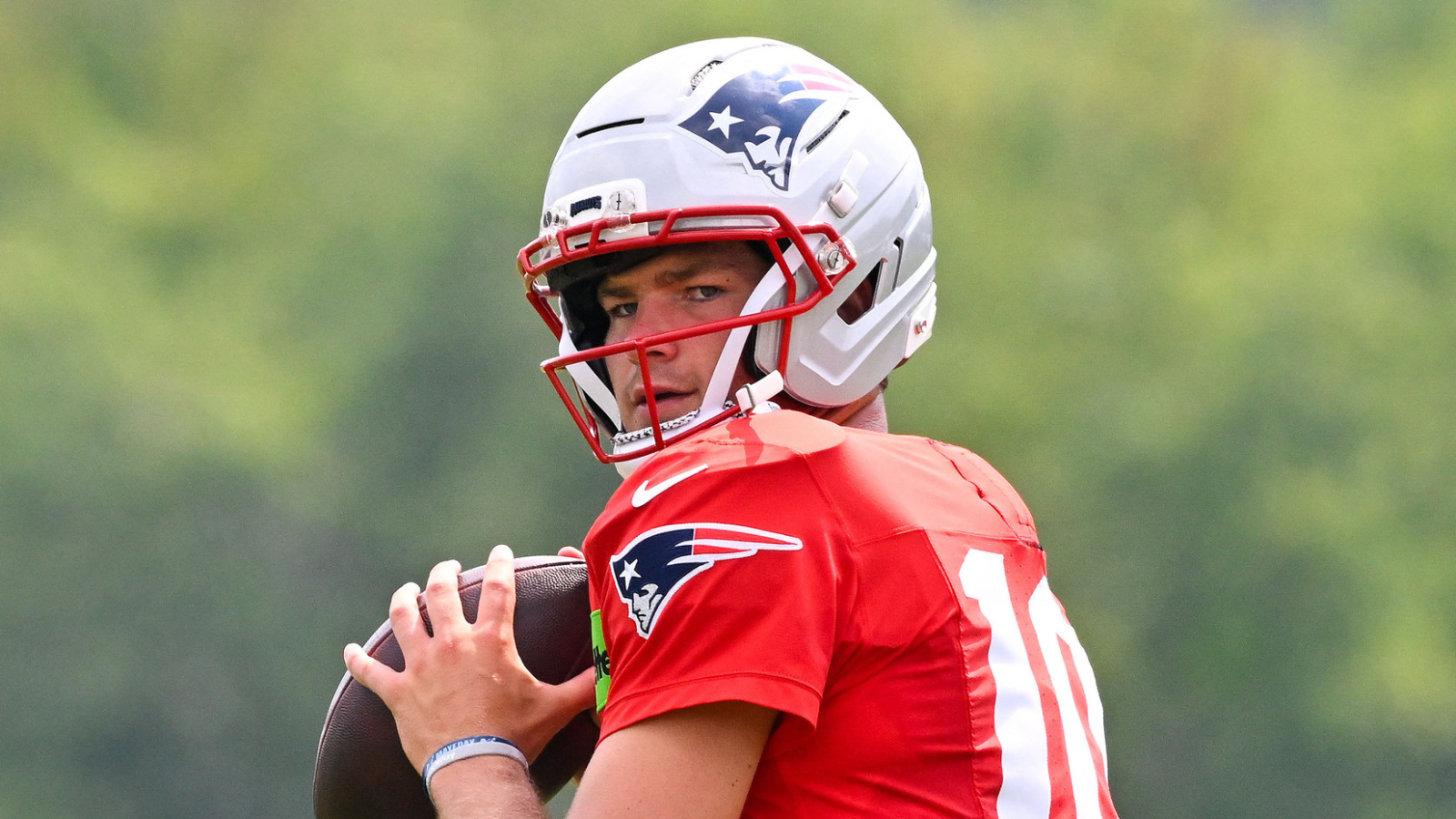 Drake Maye's Turnovers Raise Concerns for Patriots' Season