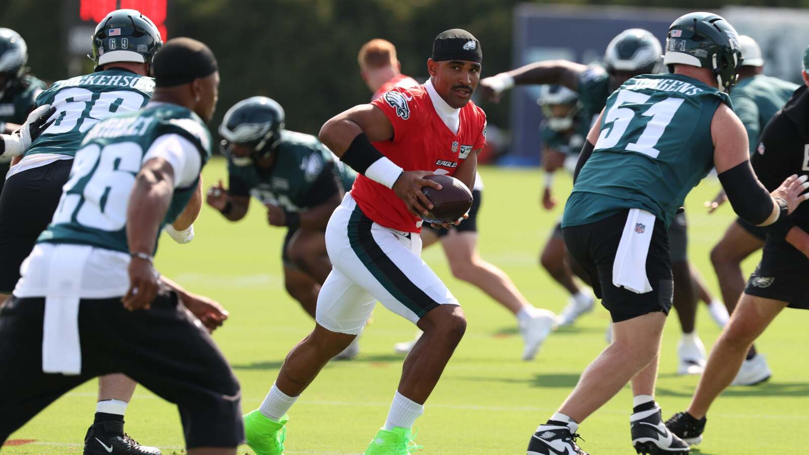 Jalen Hurts spills the beans on impactful Eagles detail involving Sean Mannion and the team's play-calling setup