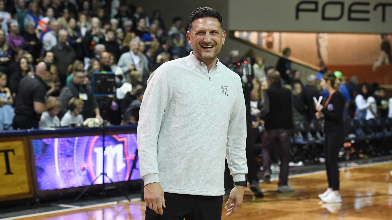 South Dakota crowd turns Phoenix Mercury’s preseason game into something bigger