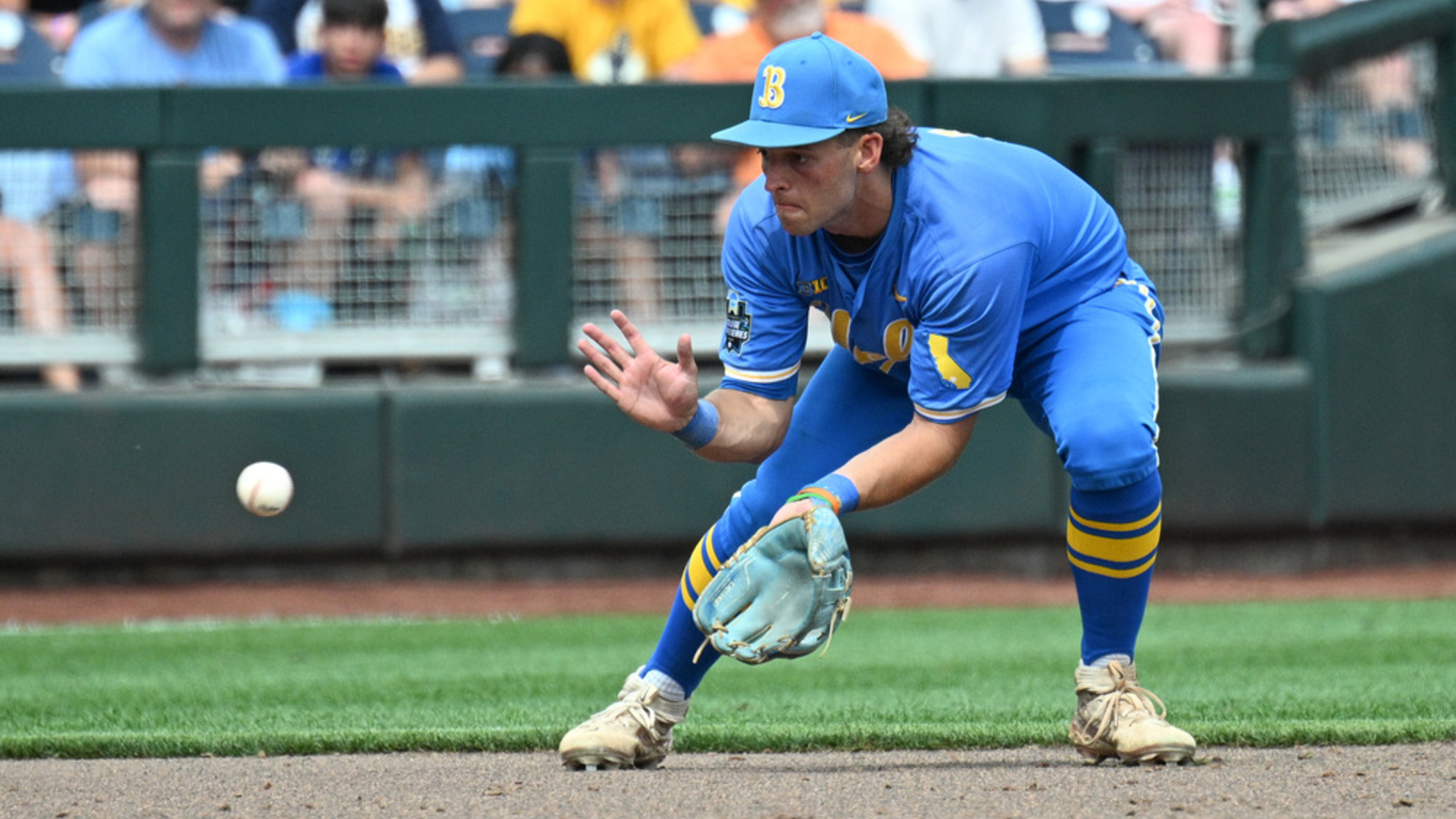 Chicago White Sox draft UCLA shortstop Roch Cholowsky with the No. 1 pick