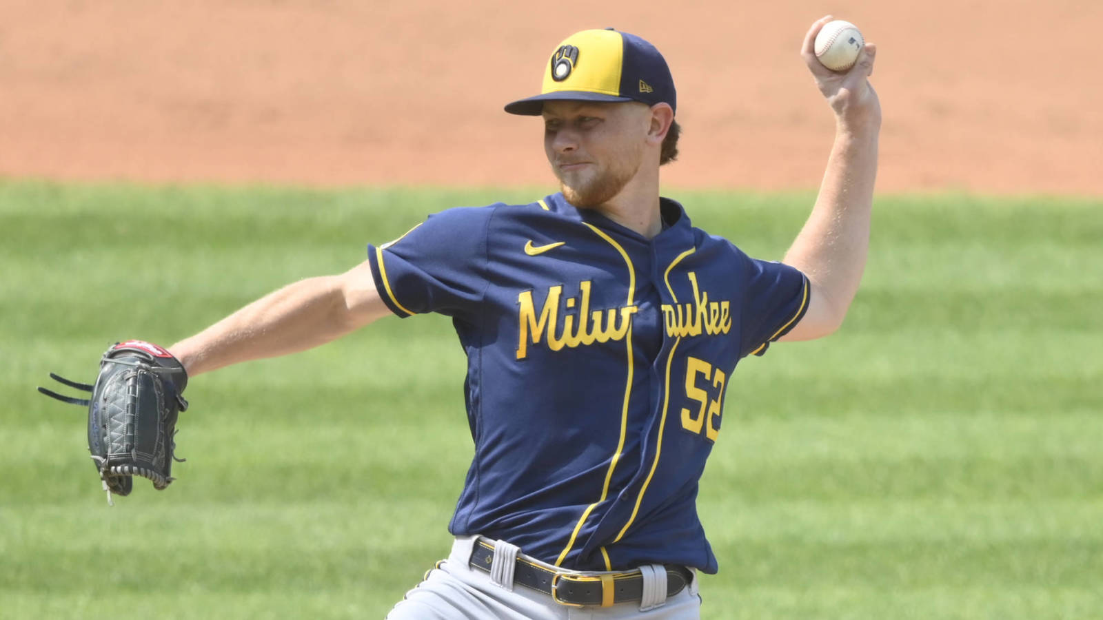 Brewers red-hot rotation units MLB milestone