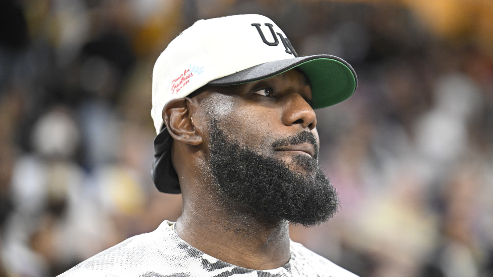 https://www.yardbarker.com/media/a/6/a67451cac9b24362447920e58a01ebbe2cae2810/thumb_16x9/oct-3-2025-palm-desert-california-usa-lebron.jpg?v=1