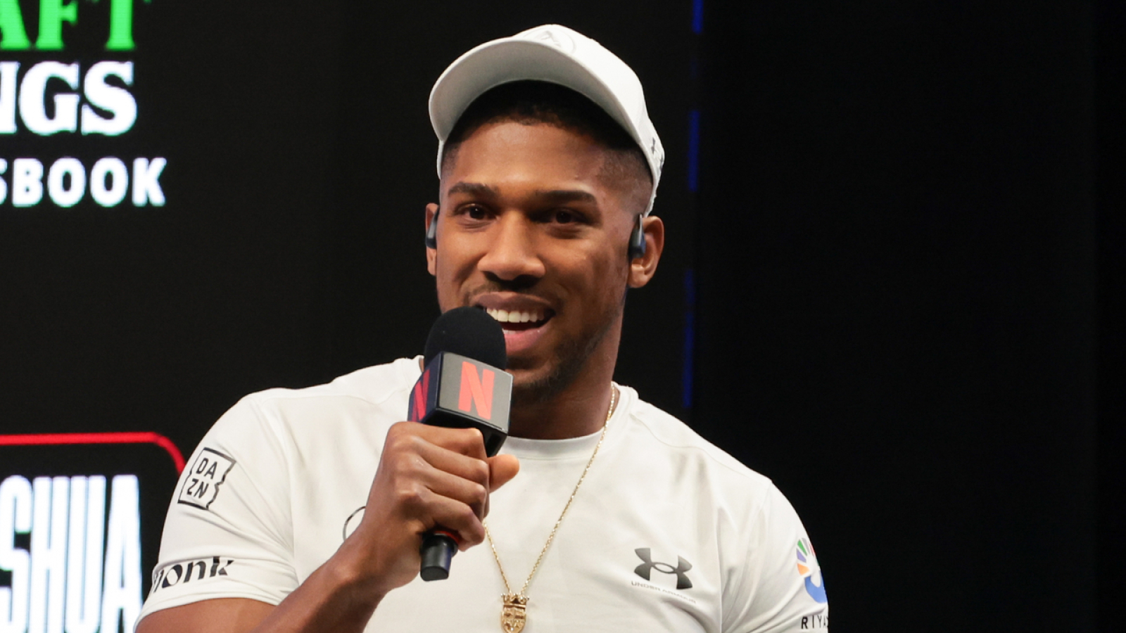 https://www.yardbarker.com/media/a/6/a6acd3275f4ae2db331ffdb11deabfcf3d2948fb/thumb_16x9/anthony-joshua-involved-fatal-car-crash-nigeria.jpg?v=2