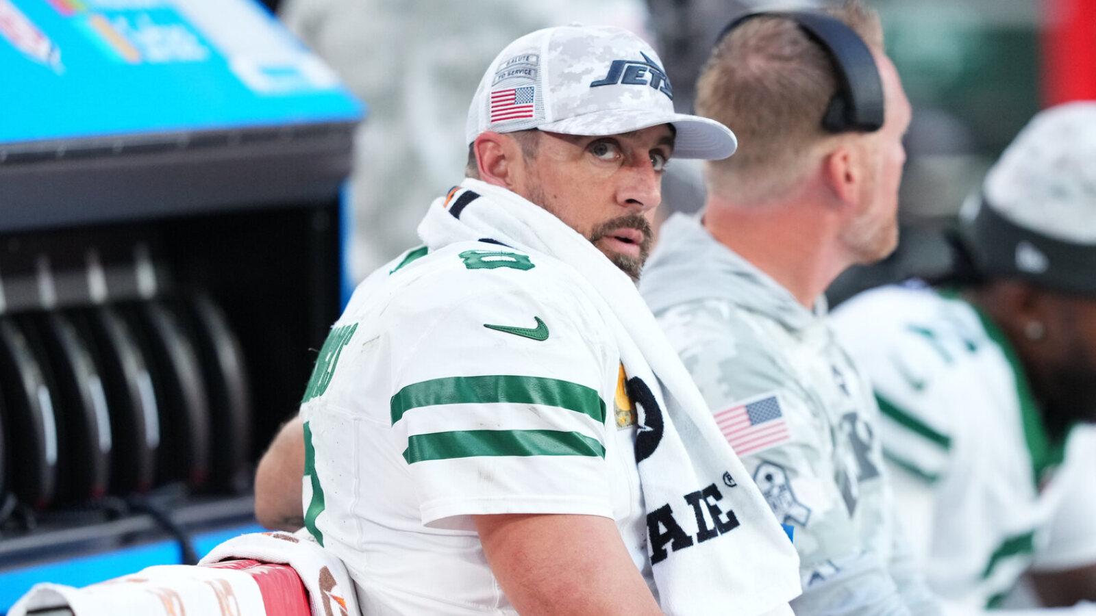 Jets interim HC discusses whether they'll bench Aaron Rodgers | Yardbarker
