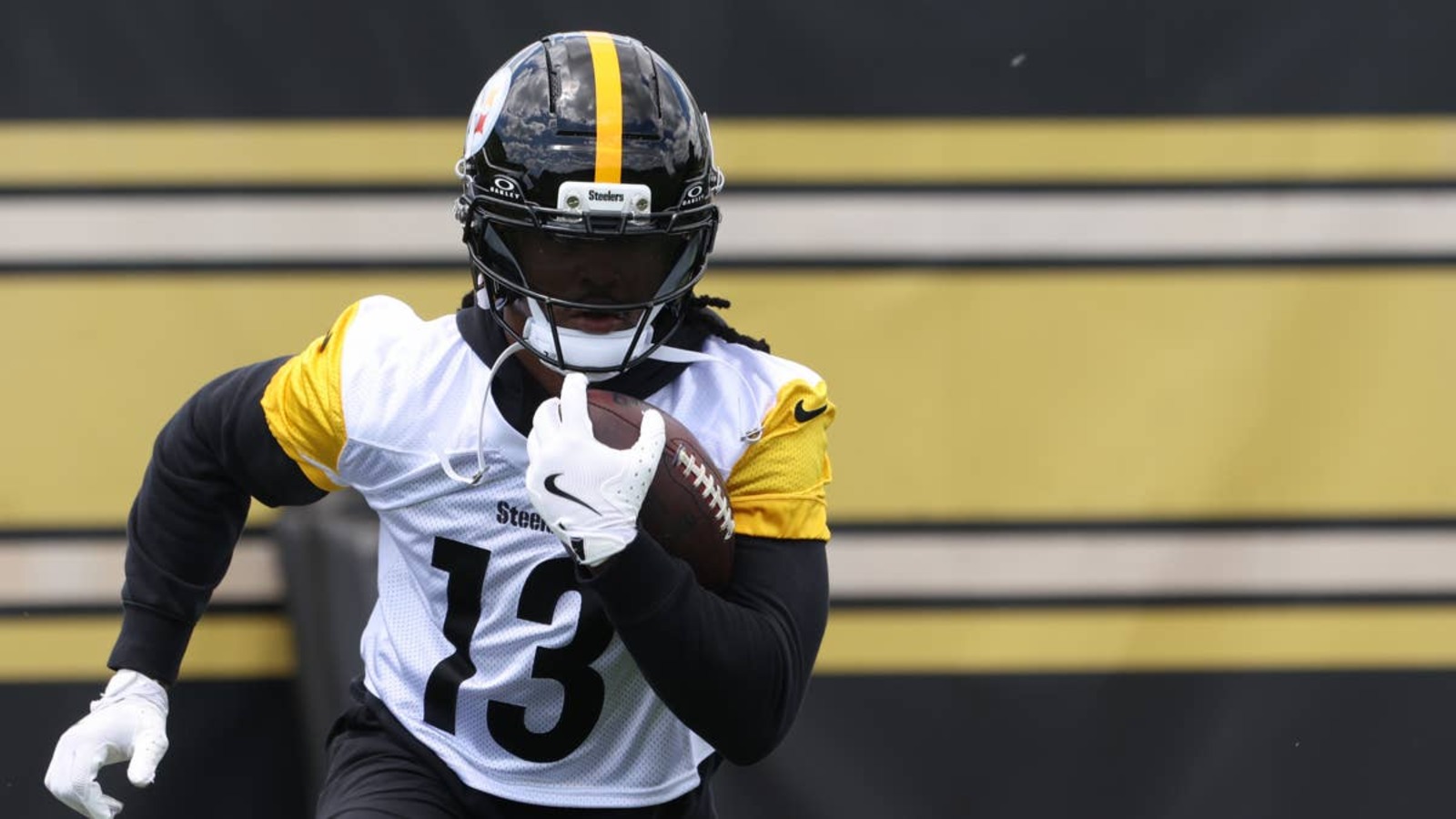Final Injury Report for Steelers-Browns: Will Rico Dowdle, Jalen Ramsey ...
