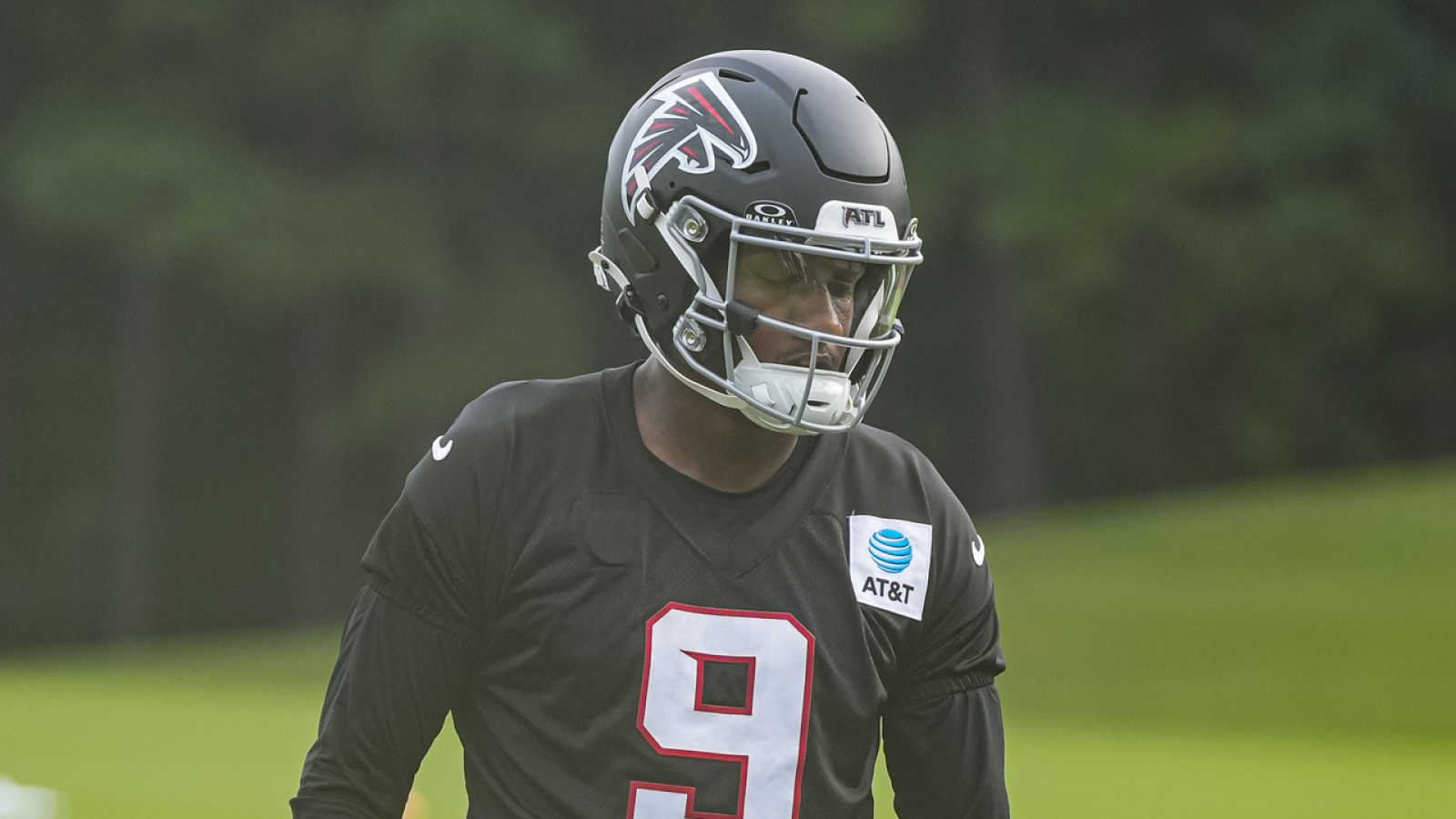 https://www.yardbarker.com/media/a/7/a72f6af05baac45f29efaa3f9a412b186b7cb8eb/thumb_16x9/michael-penix-jr-determined-he-ready-play.jpg?v=1