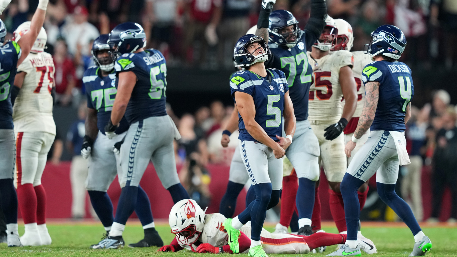 https://www.yardbarker.com/media/a/7/a73ac15ef20e7620bfa16c8d9ae1a0e5e8983692/thumb_16x9/tnf-new-rule-burns-cardinals-another-close-loss.jpg?v=1