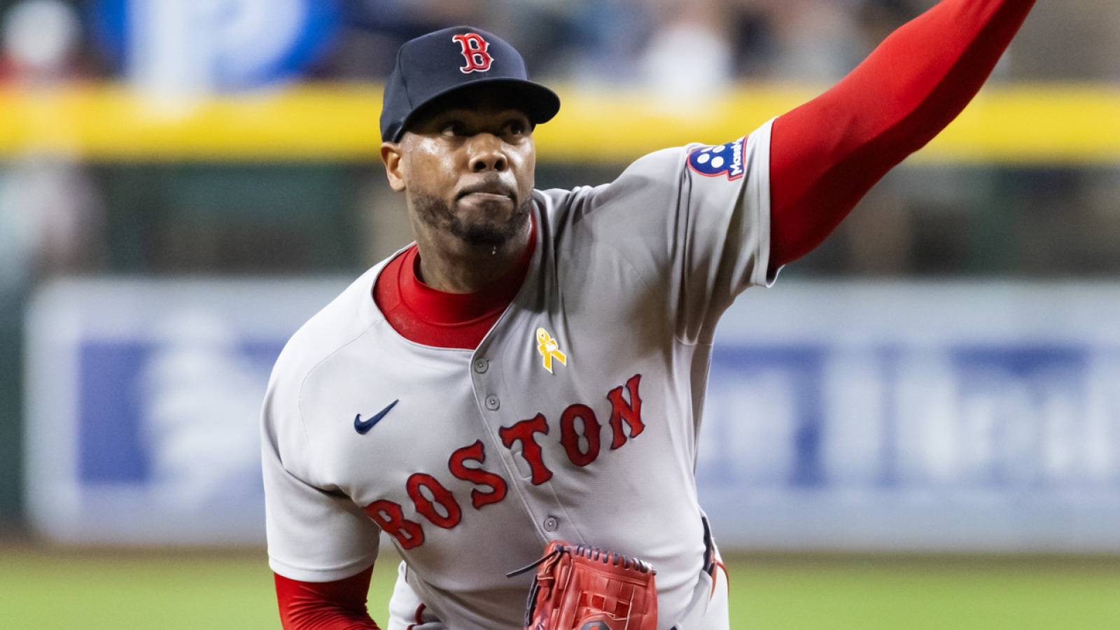 https://www.yardbarker.com/media/a/7/a765308e43e8546d3e6a87a7f50f68a74c079b7f/thumb_16x9/aroldis-chapman-accomplishes-another-rare-feat.jpg?v=1