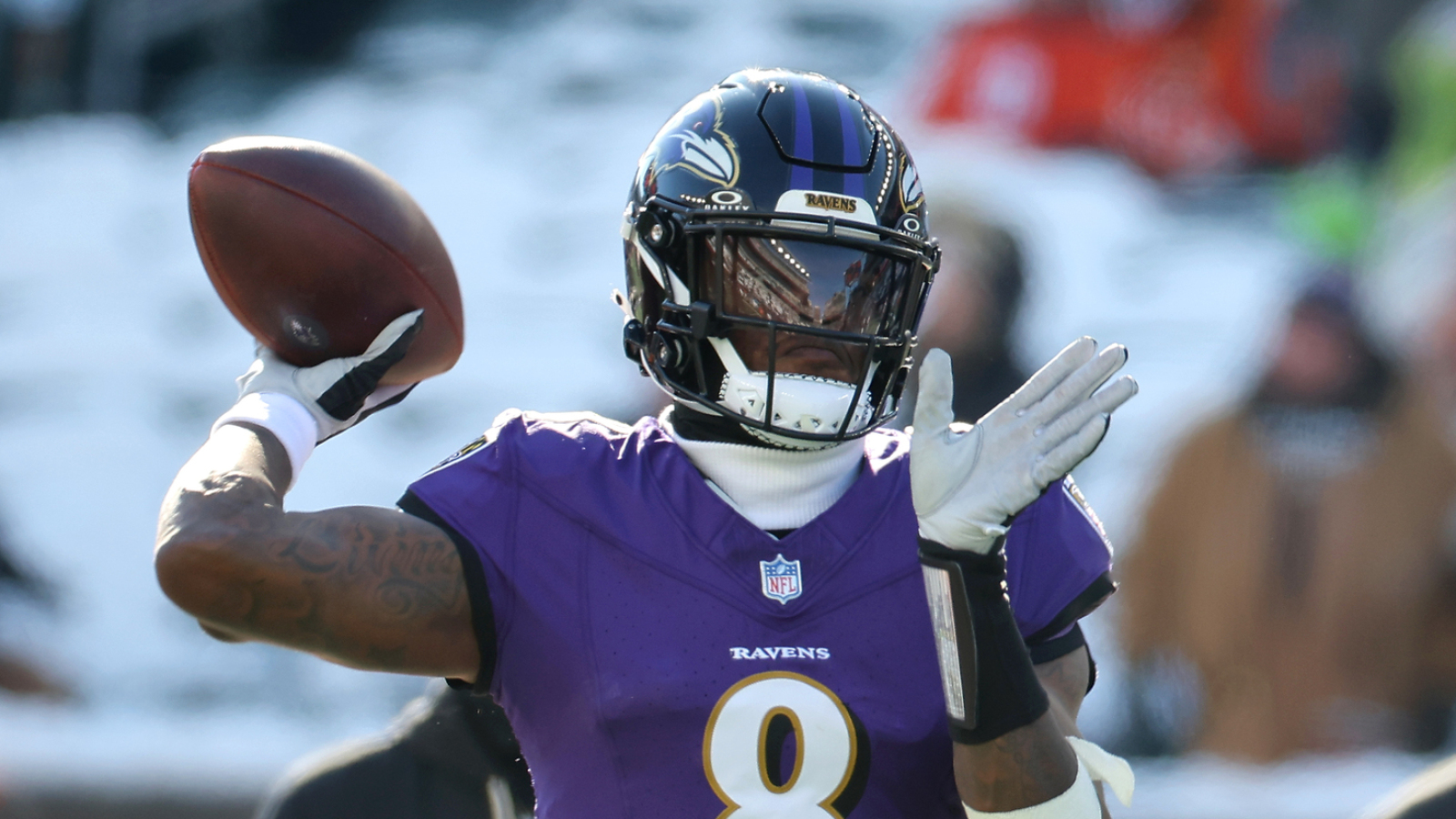 https://www.yardbarker.com/media/a/7/a794467e62d535112ae9da12bb33c643ffd2b862/thumb_16x9/reporter-makes-massive-prediction-regarding-lamar.jpg?v=1