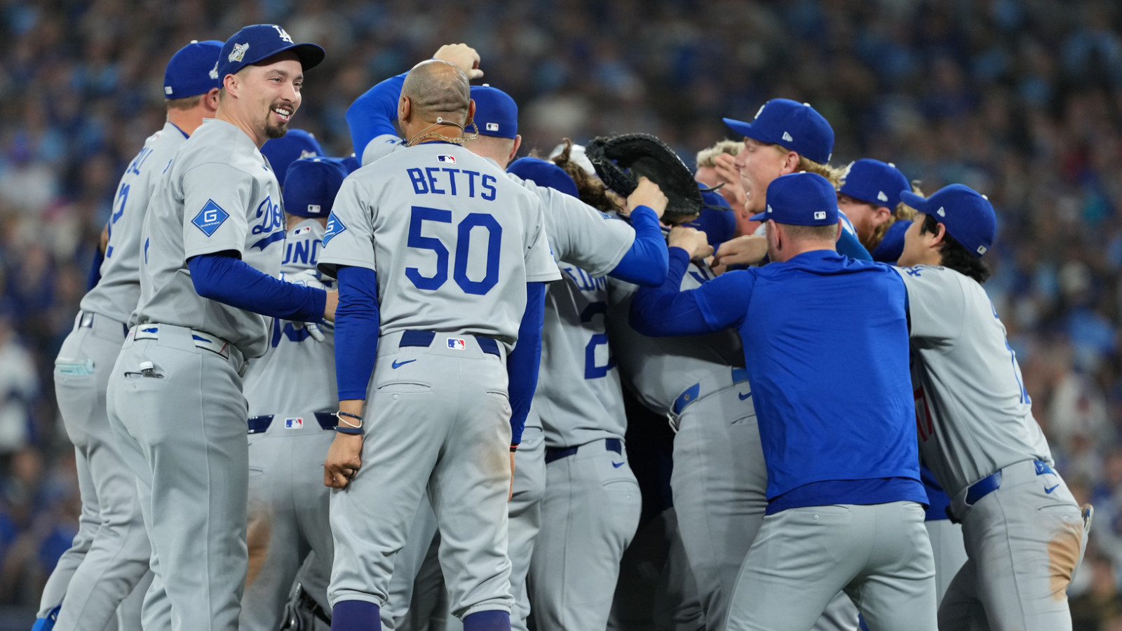 https://www.yardbarker.com/media/a/7/a798b0218d93897512919c2f32f678d8cc93baeb/thumb_16x9/world-series-game-7-takeaways-dodgers-rally-epic.jpg?v=1