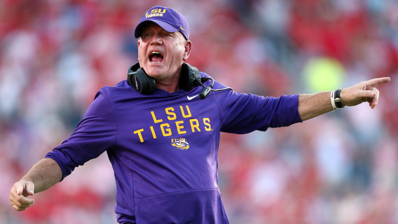 https://www.yardbarker.com/media/a/7/a7d8dd710b5e13cf25e4ed1e432d44842a98d734/thumb_16x9/lsu-makes-major-brian-kelly-decision-amid-lane.jpg?v=1