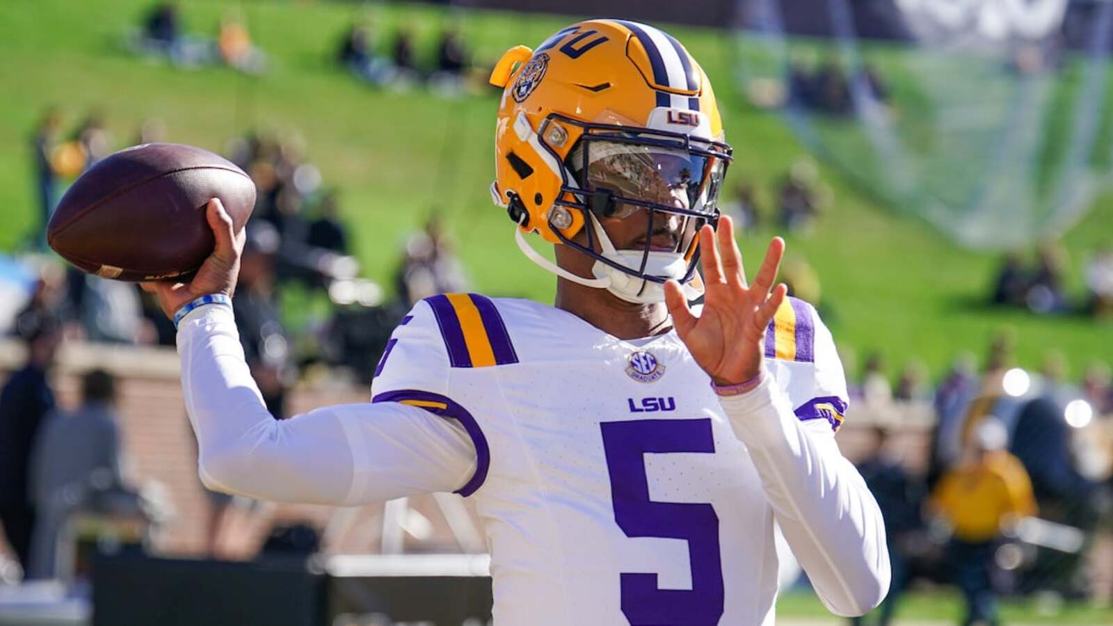Photo: yardbarker.com Jayden Daniels Sends Cease-and-Desist to LSU Over No. 5 Jersey